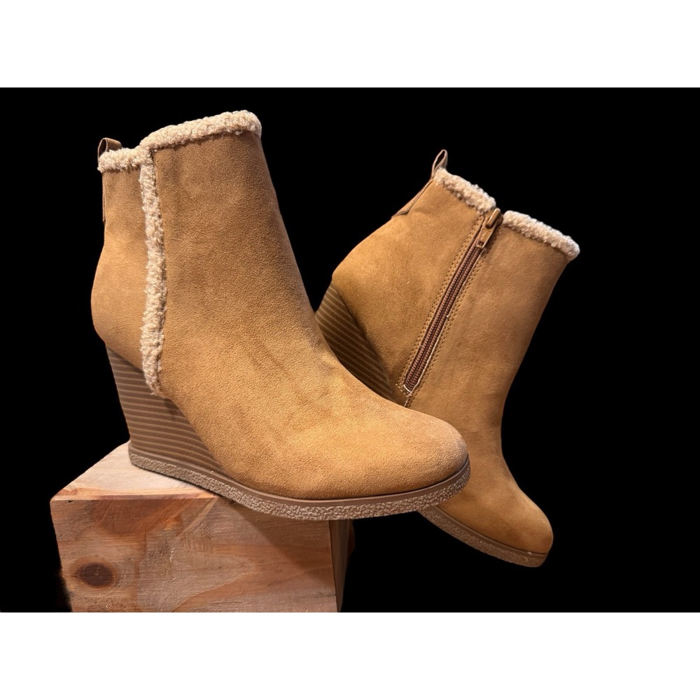 NWOT Women's Sun + Stone Camillia Faux Suede And Fur Heel Wedge Boots Tan Sz 7.5